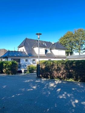 Foto - Großzügiges 1- bis 2-Familienhaus mit Platz für Visionen