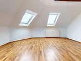Foto - Gemütliche 3-Zimmer-Dachgeschosswohnung mit großem Tageslichtbad und viel Platz zur freien Entfaltung
