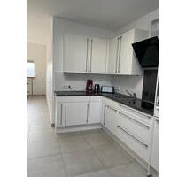 Wunderschöne 4- Zimmer Maisonettewohnung mit moderner Ausstattung, EBK, 2 Bädern, Balkon und Dachterrasse in Toplage! - Chemnitz Altendorf