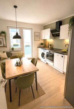 Foto - WG-geeignete 2-Zimmer Wohnung mit Wohnküche und 2 Balkonen in Rüdesheim in Rheinnähe