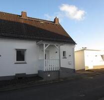 Hauptwohnung in einem Zweifamilienhaus, Garten mit Terrasse usw. - Hohenstein