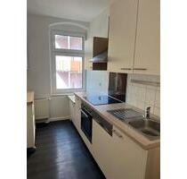 Schöne 3-Zimmerwohnung mit Laminat, EBK und Bad mit Wanne - Chemnitz Ebersdorf