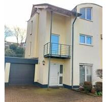 Doppelhaushälfte mit Garage und pflegeleichtem Garten - Radevormwald