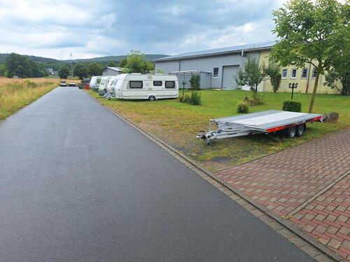 Foto - Stellplätze für Wohnmobil Wohnwagen und Boot