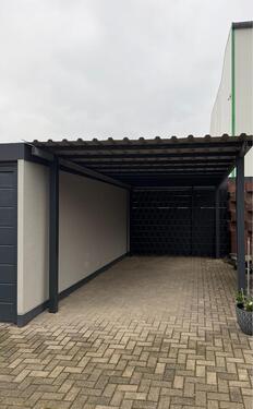 Foto - 3 überdachte Carports auf gesichertem Grundstück
