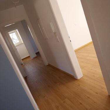 Foto - 3,5 Zimmer, Wohnküche mit Einbauküche und Gaten