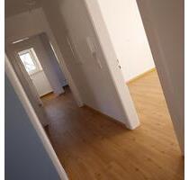 3,5 Zimmer, Wohnküche mit Einbauküche und Gaten - Kulmbach Blaich