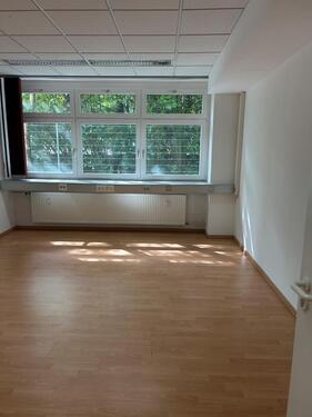 Foto - Helle Büroräume, Größe von jeweils ca 22qm zu vermieten