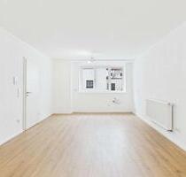 Großzügige & Moderne 2-Zimmer EG Wohnung mit Einbauküche, Keller und Altbau-Highlights! - Abensberg