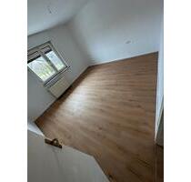 Renovierte 6 ZKB Mietwohnung mit Balkon und Gartennutzung - Vellmar