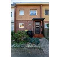 Charmantes Reihenhaus mit Südgarten in Berlin-Buckow