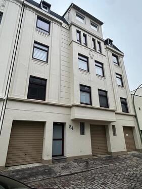 Foto - Zentrale 4-Zimmer Wohnung im modernisierten 4-Parteienhaus