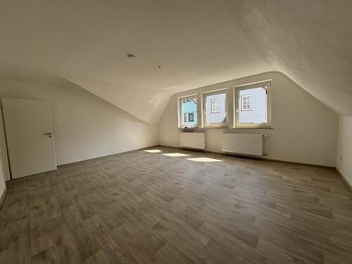 Foto - 3 Zimmer Dachgeschoßwohnung zur Miete in Homberg (Ohm)