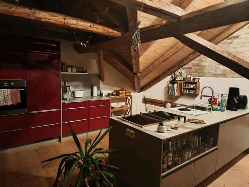 Foto - Geschmackvolle Dachgeschosswohnung mit historischen Sichtbalken