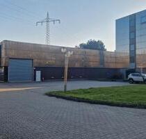 Gewerbehalle 350 m² mit Bürofläche 220 m² und Parkplätzen - Mönchengladbach Süd