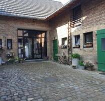 1 Wohneinheit mit Südgarten + Innenhof IN sanierter Hofanlage - Bornheim