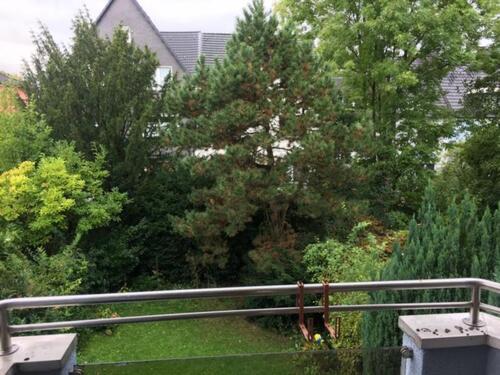 Foto - Zentrale ruhige Wohnung mit Blick ins Grüne und offenem Kamin