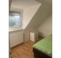 Ein wg Zimmer im Haus mit Garten (zwichen Miete fur 3 Monaten) - Köln Kalk