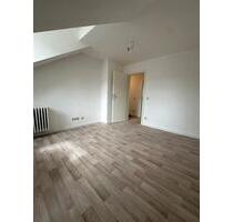 Erstbezug: Zentrale 2-ZKB Dachgeschosswohnung direkt am Cinestar - Saarbrücken West