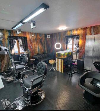 Foto - Friseurin Stuhlmiete - 800,00&nbsp;EUR Kaltmiete, ca.&nbsp; 95,00&nbsp;m&sup2;