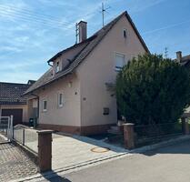 Freistehendes EFH zu vermieten - 1.410,00&nbsp;EUR Kaltmiete, ca.&nbsp; 141,00&nbsp;m&sup2; in Oberderdingen (PLZ: 75038)