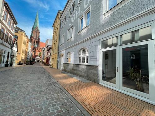 Foto - Büro- u. Praxisraum mit Bad+Küche & DoppelgarageLager in zentraler Bestlage