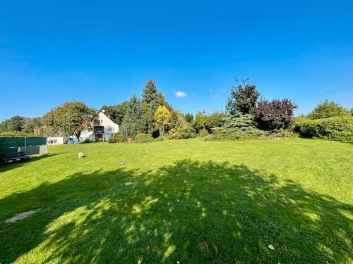 Foto - Ein-Zweifamilienhaus freistehend mit ELW ca.3065m2 Grundstück