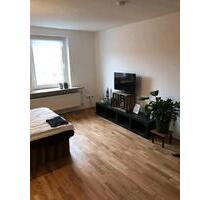 Helle 3-Zimmer Wohnung mit Einbauküche, Parkettboden, Stadtmitte - Hof Altstadt