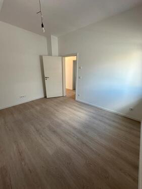 Foto - Moderne 3- Zimmerwohnung DG Wohnung mit klimatisierten Spitzboden