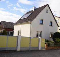 Einfamilienhaus mit abgeschl. Hof und Garten sowie Nebengebäuden - Rauenberg