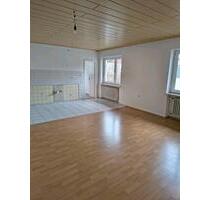 Helle 3 Zimmer Wohnung - 670,00 EUR Kaltmiete, ca.  108,00 m² in Ebermannsdorf (PLZ: 92263)