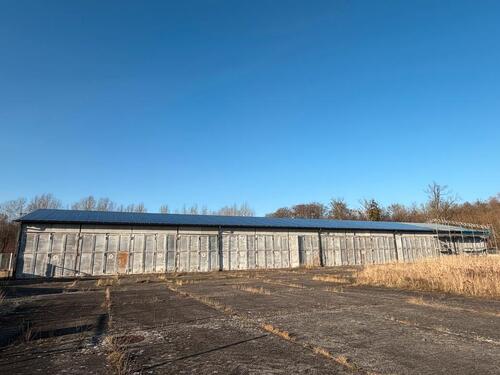 Foto - Stellflächen & Halle zu vermieten, eingezäunt, Video