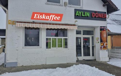 Foto - Kleine leere Eisdiele ab sofort zu vermieten