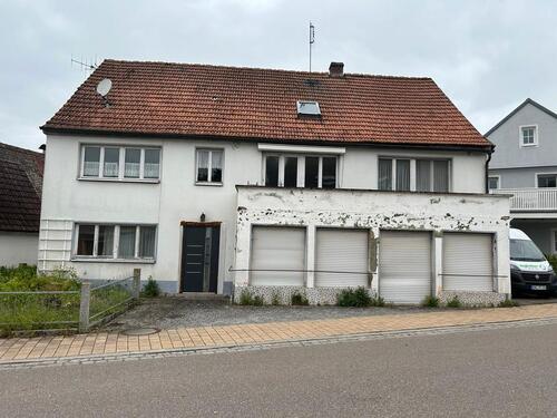 Foto - 10 Zimmer Mehrfamilienhaus, Wohnhaus zum Kaufen in Langfurth