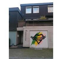 Modernisiertes Reihenmittelhaus mit Garage, Garten & Veranda - Wuppertal Brill