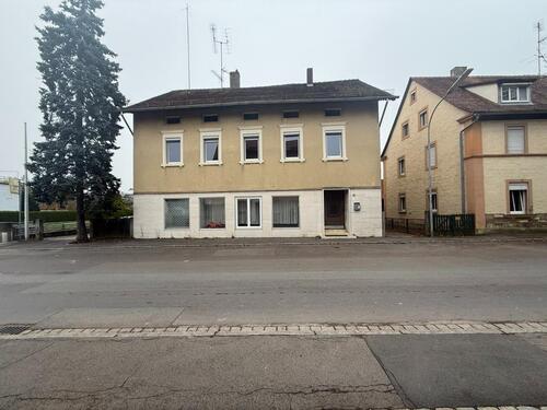 Foto - Großzügige, neu renovierte 7-Zimmer-Wohnung mit Terrasse – ideal für Familien