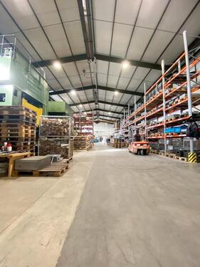 Foto - Produktions-Lagerhalle mit Bürotrakt