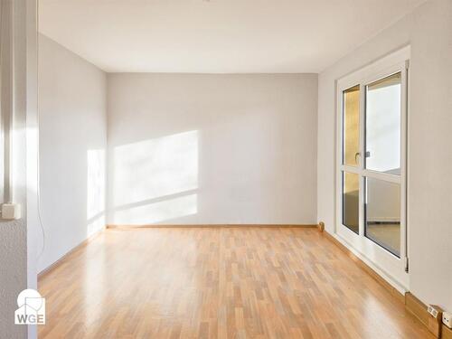 Foto - Helle, geräumige 3-Raum-Wohnung nahe der Elsteraue inkl. Gutschein für einen Baumarkt Ihrer Wahl