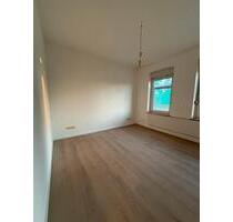 renovierte 3-Zimmer-Wohnung im Obergeschoss – 60 qm – Stadtnah - Lage