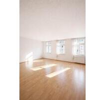 2-Zimmer-Altbauwohnung mit Balkon (WG-geeignet) - Leipzig Ost