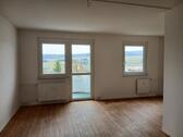 Foto - 4- Raum- Wohnung mit Balkon, Bad und Duschbad und traumhafter Aussicht!