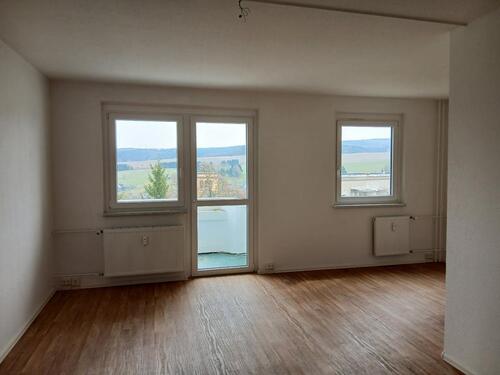 Foto - 4- Raum- Wohnung mit Balkon, Bad und Duschbad und traumhafter Aussicht!