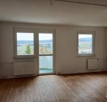 4- Raum- Wohnung mit Balkon, Bad und Duschbad und traumhafter Aussicht! - Ellefeld
