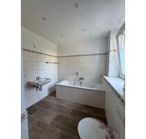ruhig gelegene 4 Zi Whg - 900,00&nbsp;EUR Kaltmiete, ca.&nbsp; 119,00&nbsp;m&sup2; in Delitzsch (PLZ: 04509)