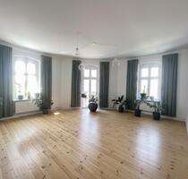 Altbau Wohnung mit 2 großzügigen Zimmer nahe Rosenthaler Platz - Berlin Mitte