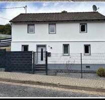 Süßes kleines Eigenheim freistehend zu verkaufen - Schalkenbach