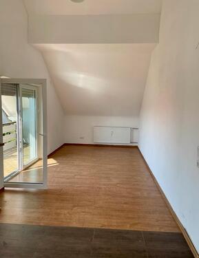 Foto - Großzügige 4- Zimmer-Wohnung mit Balkon in Bobstadt