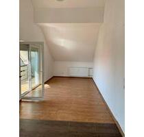 Großzügige 4- Zimmer-Wohnung mit Balkon in Bobstadt - Bürstadt