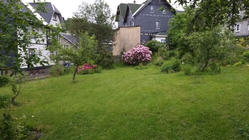 Foto - Wohn- und Geschäftshaus mit großem Garten in guter Lage