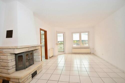 Foto - Großzügige 2-Zimmer Wohnung mit Kamin, Balkon und Stellplatz